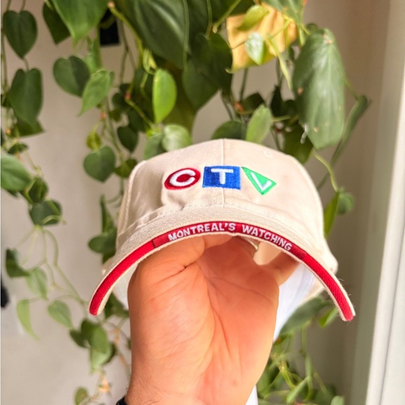 vintage CTV NEWS MONTREAL fitted baseball hat cap - Picture 2 of 6